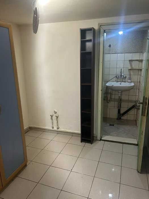 Продава се Магазин в София, Център - 29 кв.м за 11 €/кв.м - Снимка #1