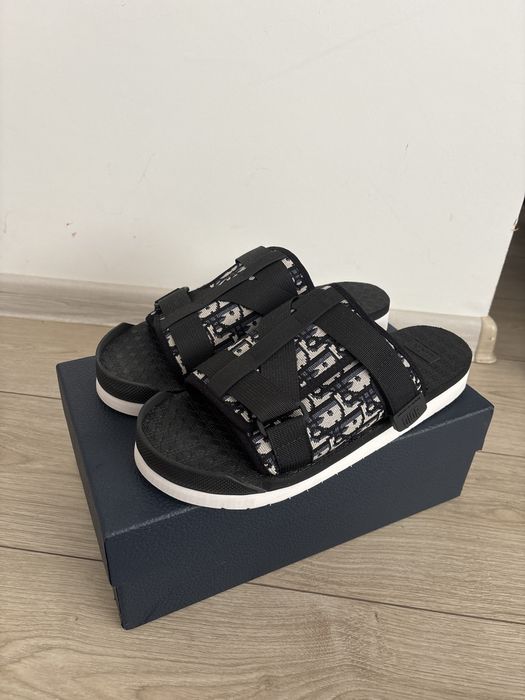 Dior slides