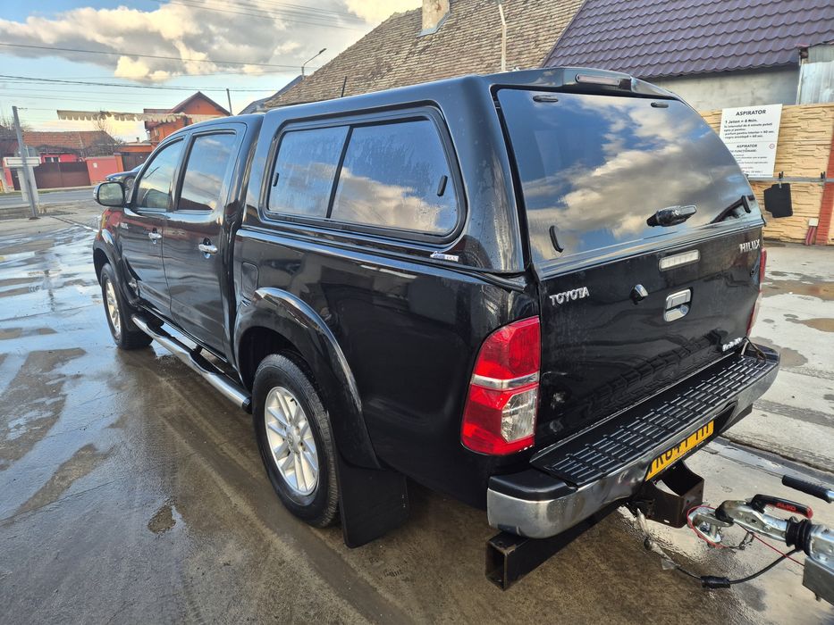 Toyota Hilux 3.0 Invincible Manuala 2015 volan dreapta