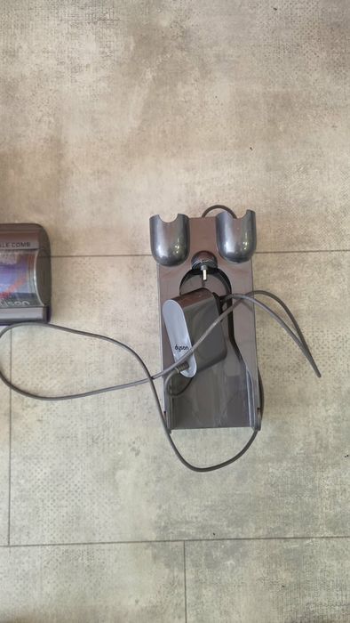 Нова Прахосмокачка dyson v15s с представки и оставаща гаранция от 12 месеца