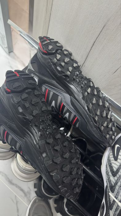 adidas Hyperturf Adventure 'Black Carbon Red