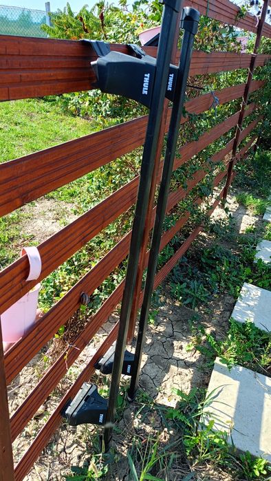 Vând bare portbagaj Thule