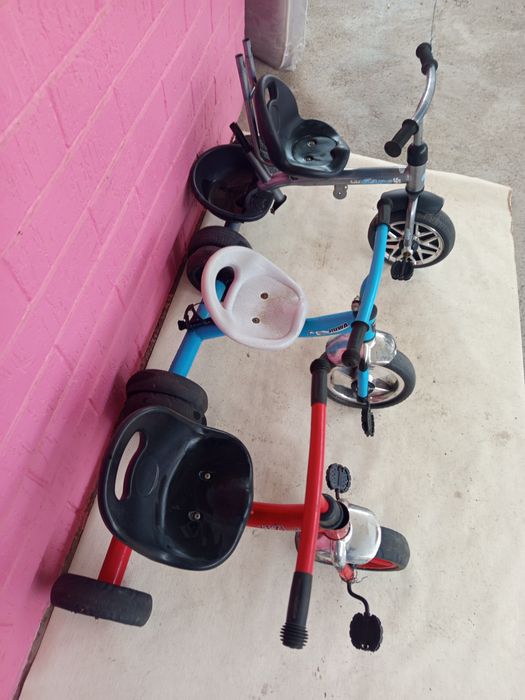 Трёхколёсный велосипед .