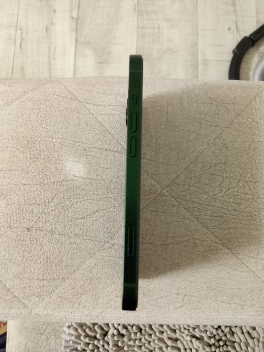 Продам iPhone 13