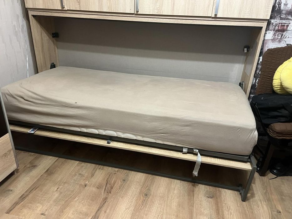 Легло с повдигащ се механизъм