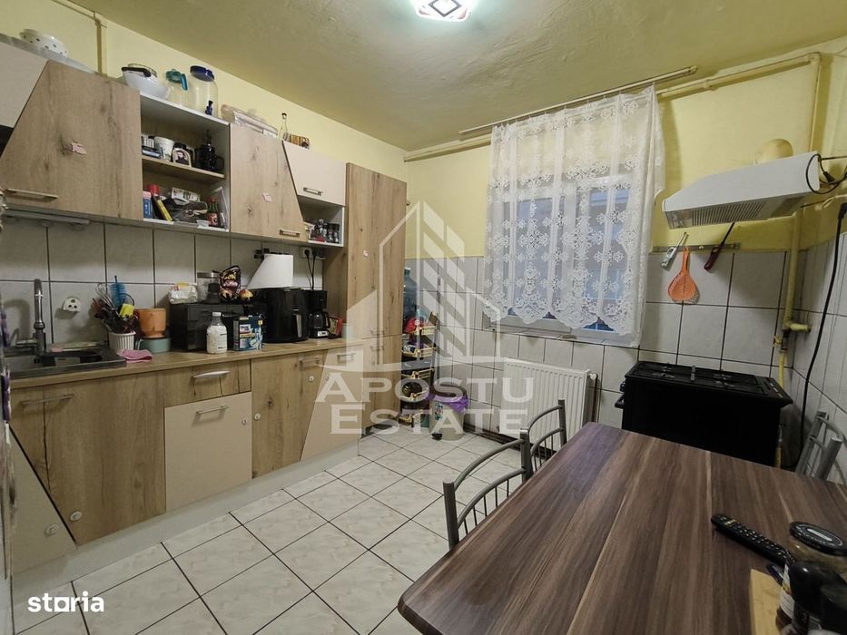 Apartament cu 3 camere de vanzare, zona Sagului, Timisoara