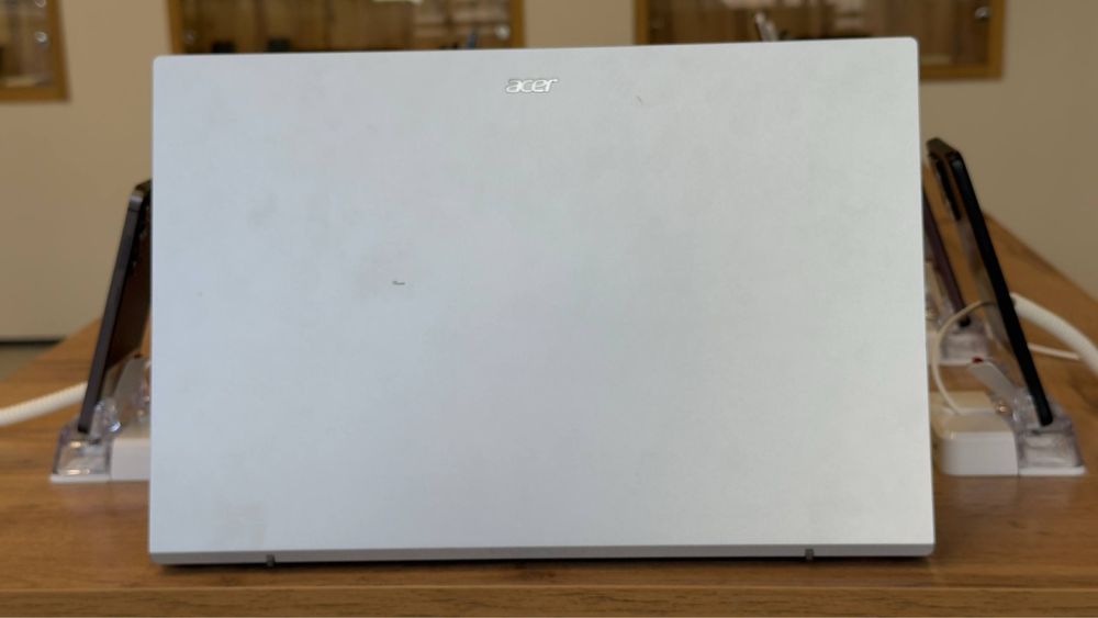 Acer  core i3-12