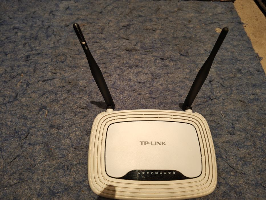 Vând Router wireless MERCUSYS  AC1200 Dual Band