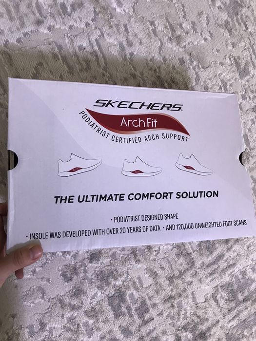 Продам кроссовки Skechers