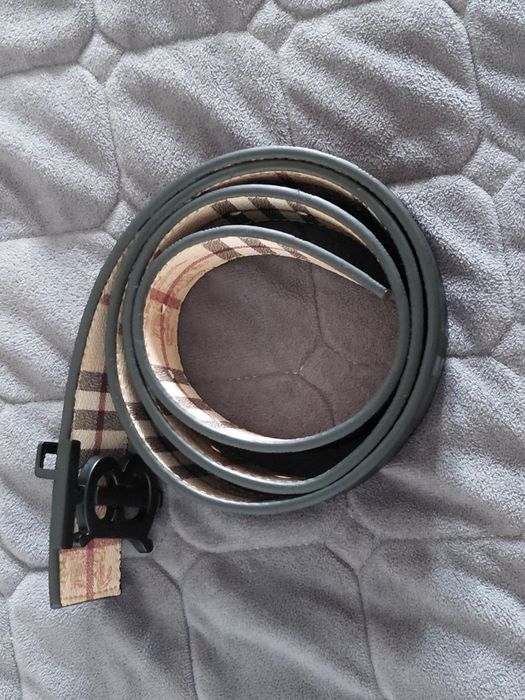 продам ремень Burberry двусторонний
