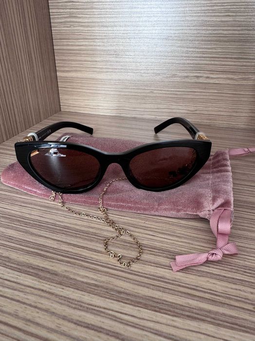 слънчеви очила MIU MIU