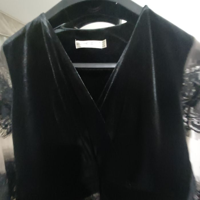 Продам платья кружевные