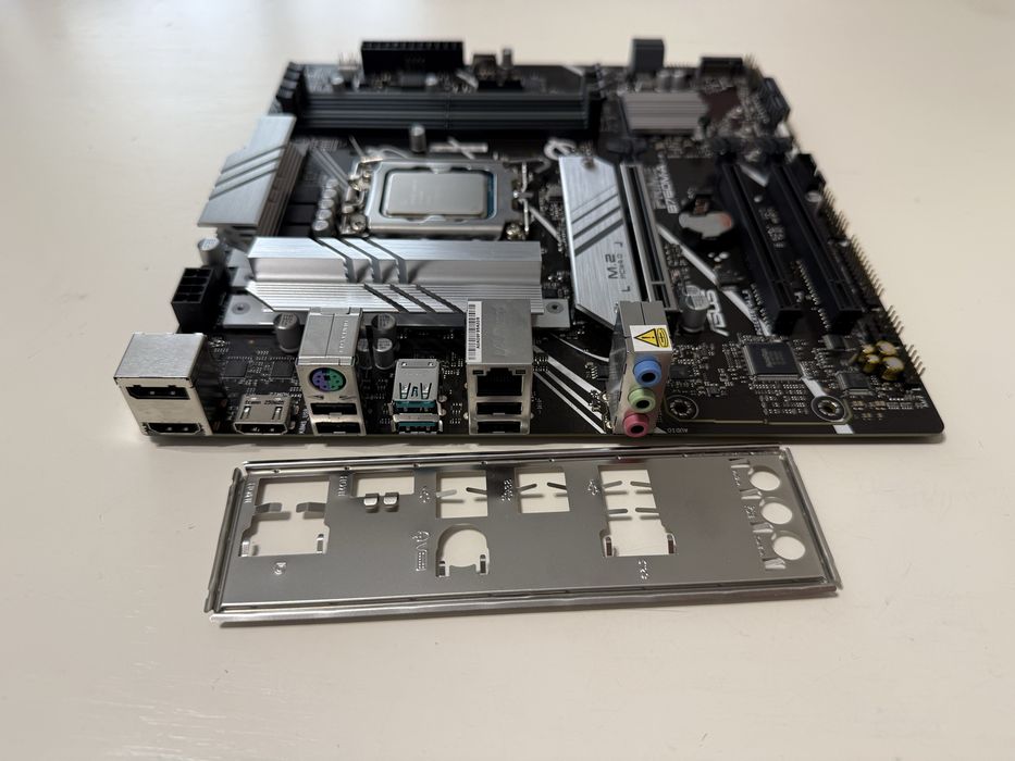 Kit placa de baza Asus Prime B760M-A DDR5 + procesor intel Core i5 14400F
