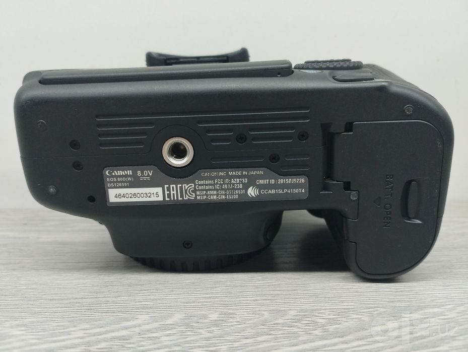 Canon EOS 80D Kit, yangidek holatda