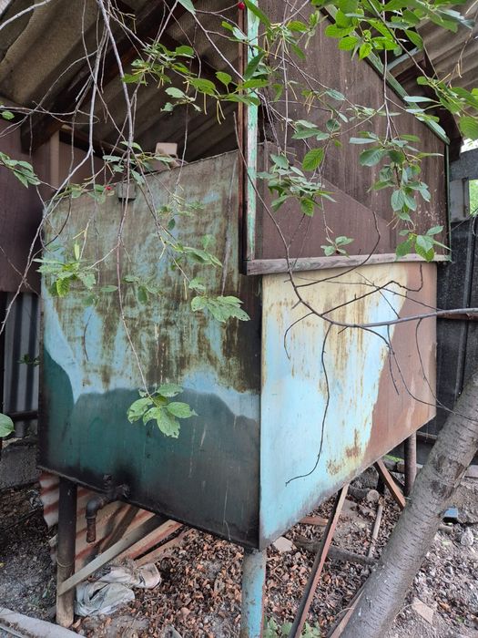 Продам металлическую ёмкость