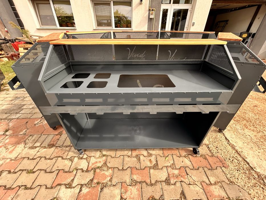 Vand bar mobil personalizat