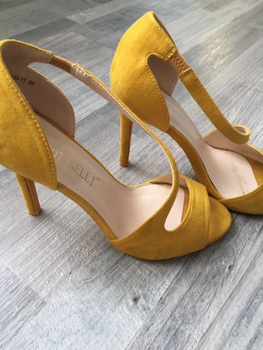 Sandale dama galbene Nr 35
