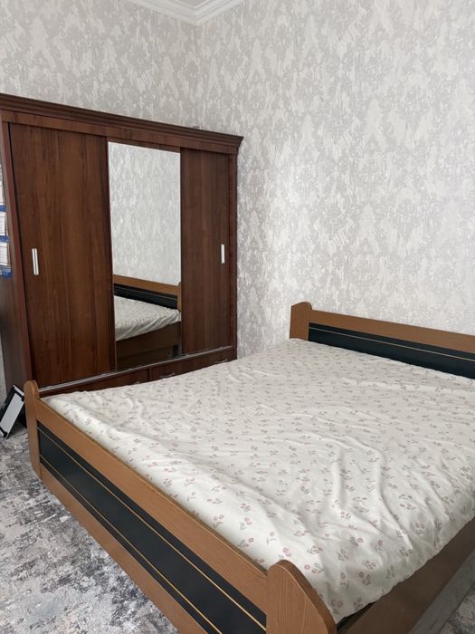 Шкаф и спальни яхши холатда