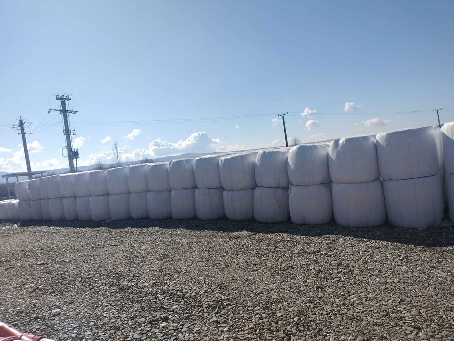 Vând baloți fân, infoliați, siloz