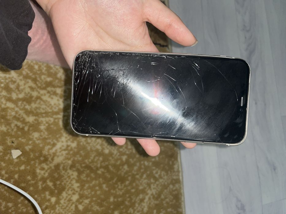 iPhone 11 БУ продаю