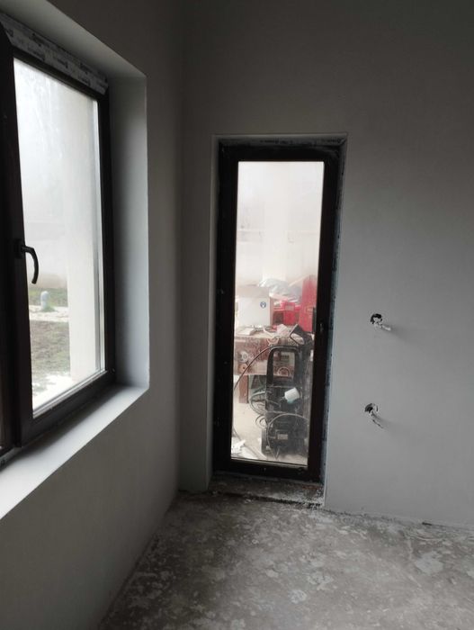 Машинна мазилка и замазка изолация  с монофазен и трифазен турбозол