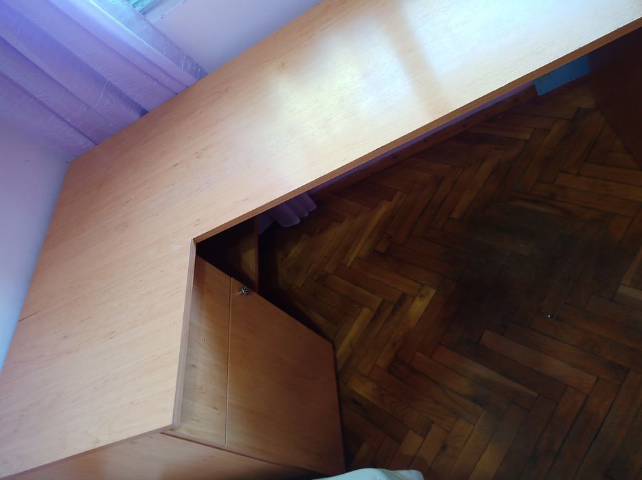 Промоция Бюро с шкаф и чекмедже много запазено