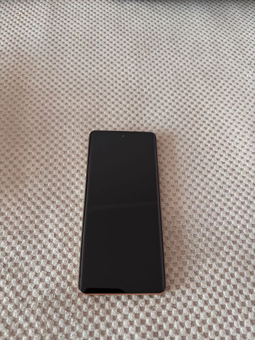 Realme 11 Pro+  HD: 512, RAM: 12