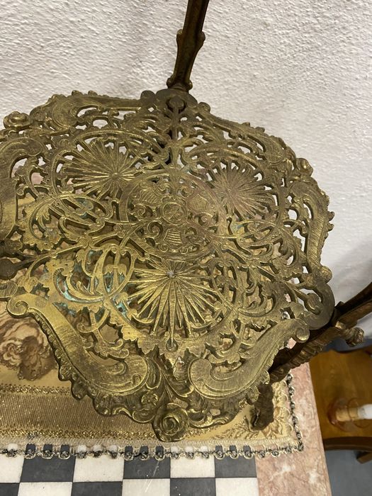 Френска месингова поставка в стил нарок