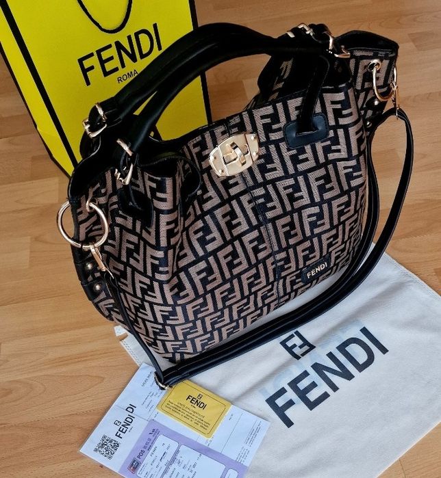 Geanta material textil,new model,Italia,curea detasabila umăr, saculet