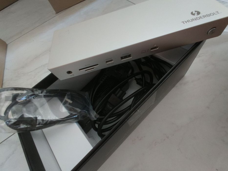 Thunderbolt 4 докинг станция 8K двойно HDMI 160W 7x USB 2.5G Ethernet