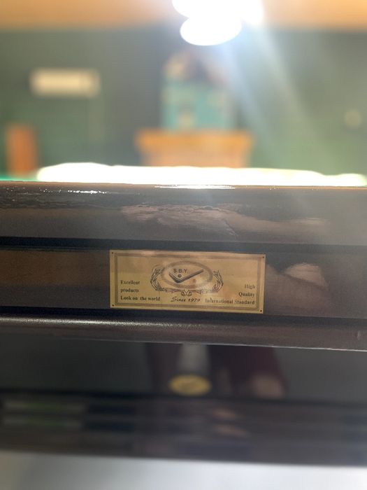 Бильярдный стол сотилади,