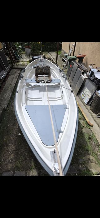 Vând barca fibra 4,8 x 1,5 m