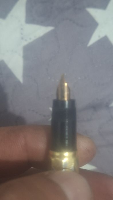 Vand Stilou aur 18k penița 14k