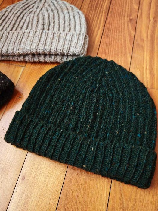 Caciuli unisex din lana 100%, eticheta pe interior