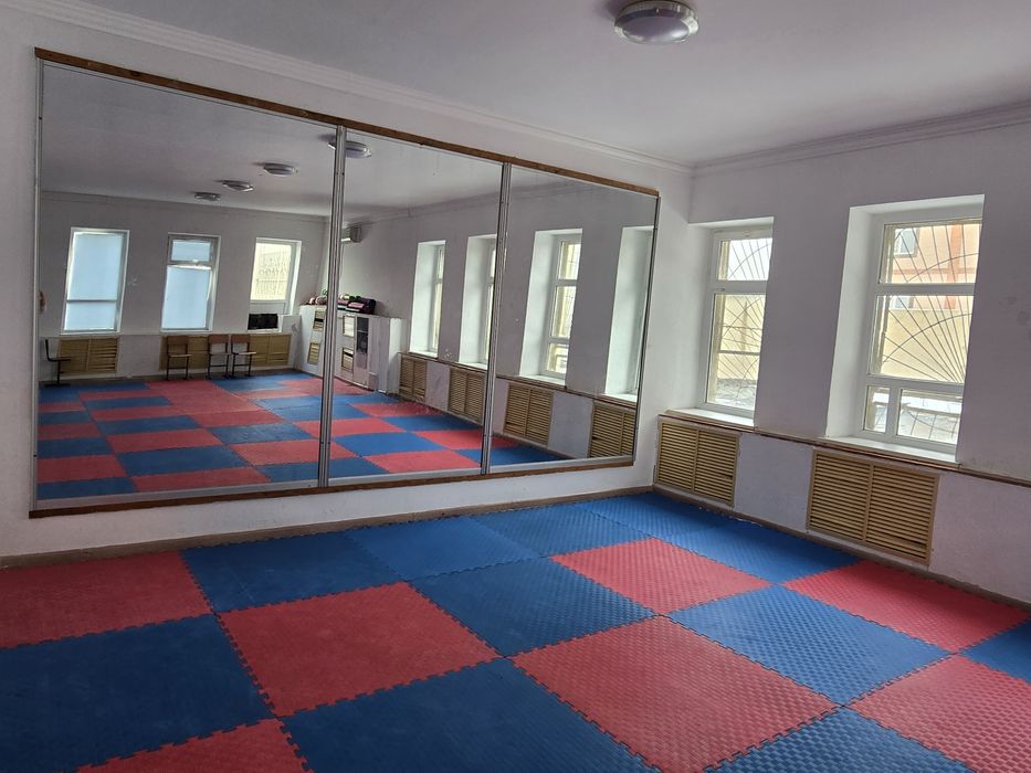 Зеркала для зала