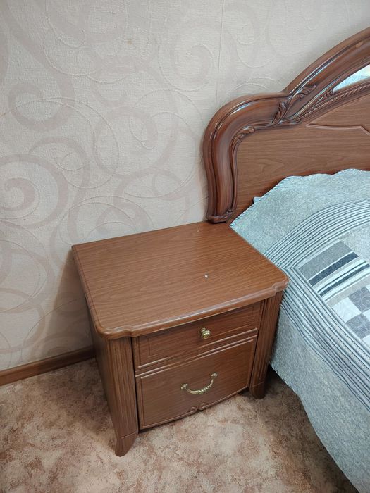 Продам спальный гарнитур.