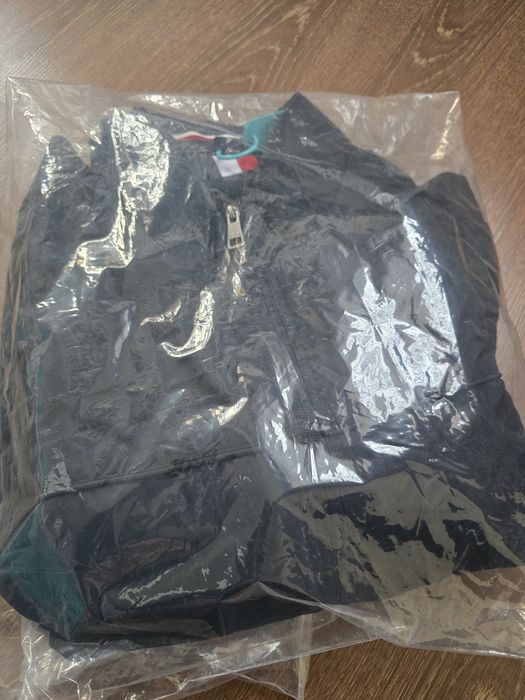 Продам куртку Tommy Hilfiger