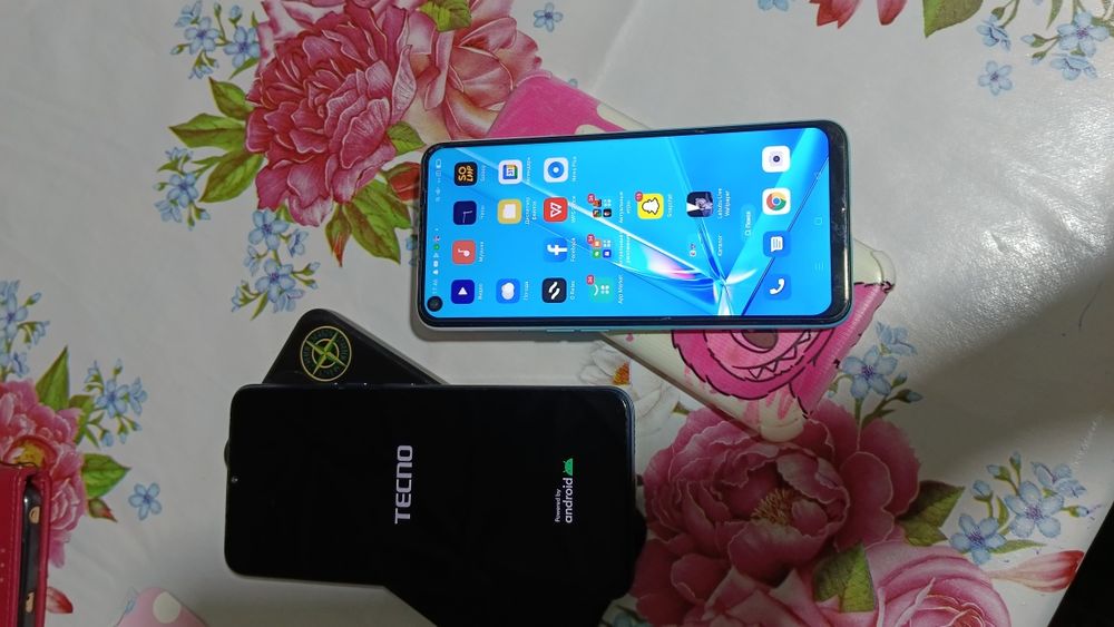 Продам 2 телефона