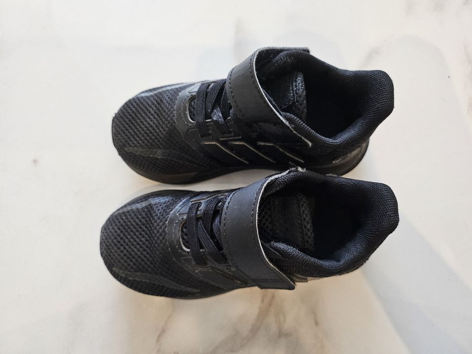 Маратонки и боти за момче различни размери