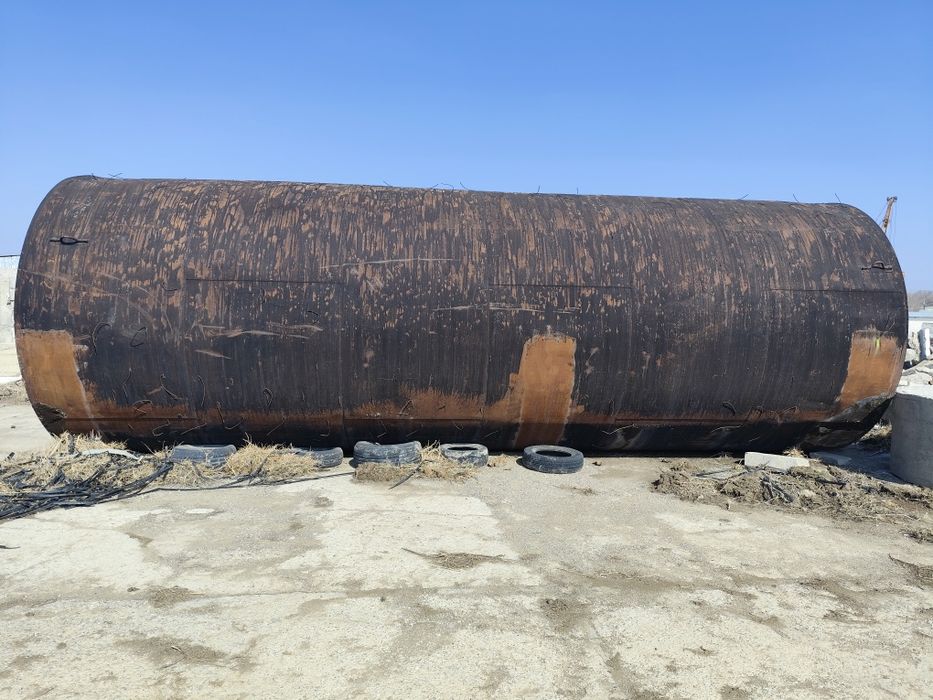 Емкость  75 куб 2 шт