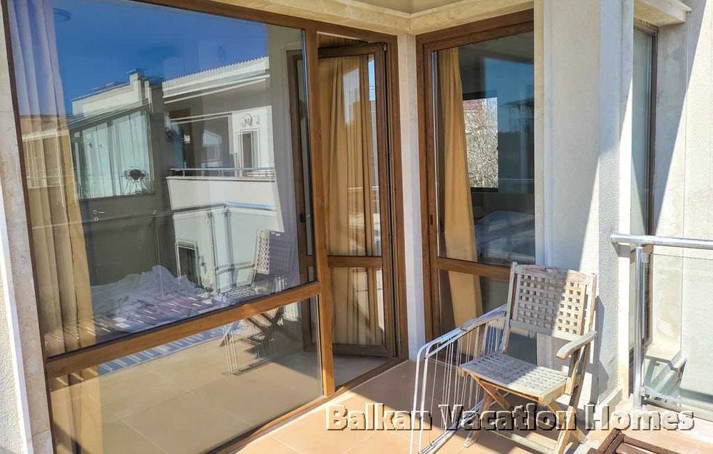 Триетажна къща близо до плажа в Бяла