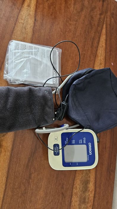 Тонометр Omron продам