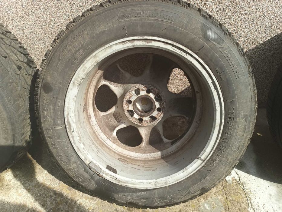 Джанти 15'' 4бр. OZ 4x100 (7Jx15H2 - ET37) със зимни гуми 195/60/15