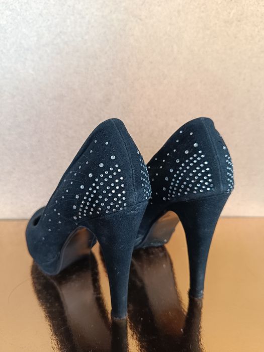 Обувки на висок ток - черни, червени, платформи - размер 37/38