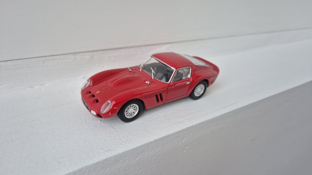 Macheta auto scara 1 43 Ferrari 250 GTO