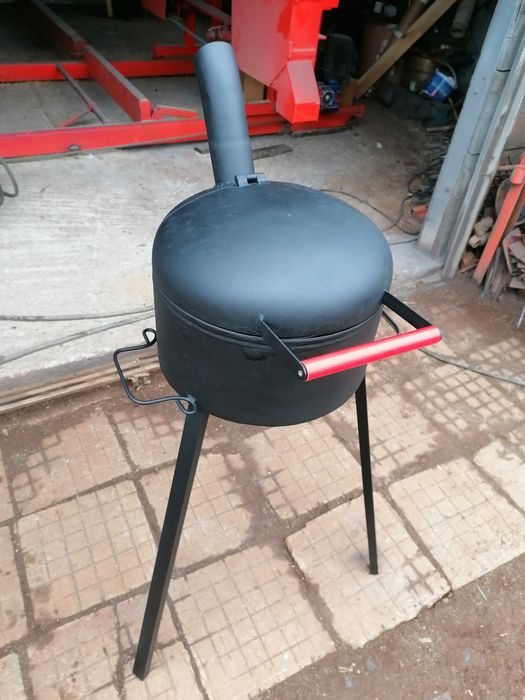 Барбекюта, сачове и скари.