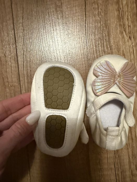 Бебешки официални пантофки тип - балеринка.