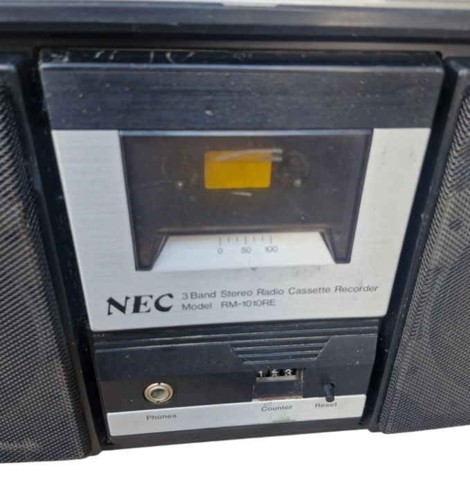 Радиокасетофон NEC RM-1010RE