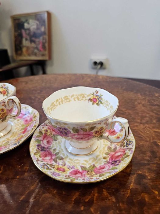 Шкаф за ъгъл в ретро стил