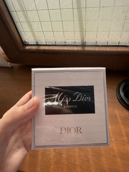 Продается духи Miss Dior Essence 80мл
